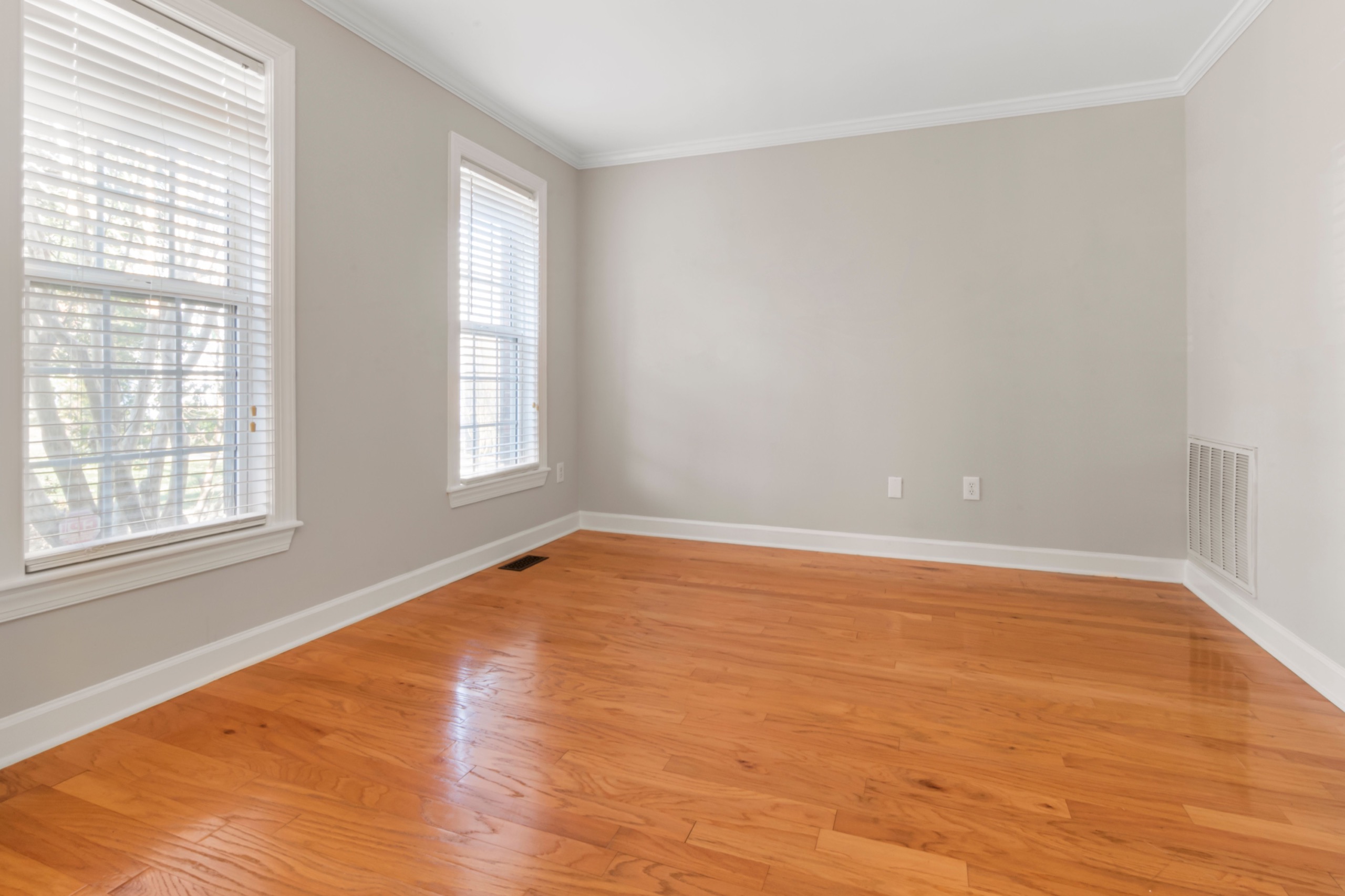 Scandinavian Office, before virtual staging